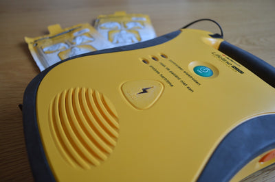 6 Signs That Indicate It’s Time to Replace Your AED Device